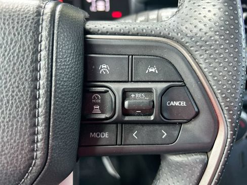 Certified 2025 Toyota 4Runner SR5 AWD/4WD image 27