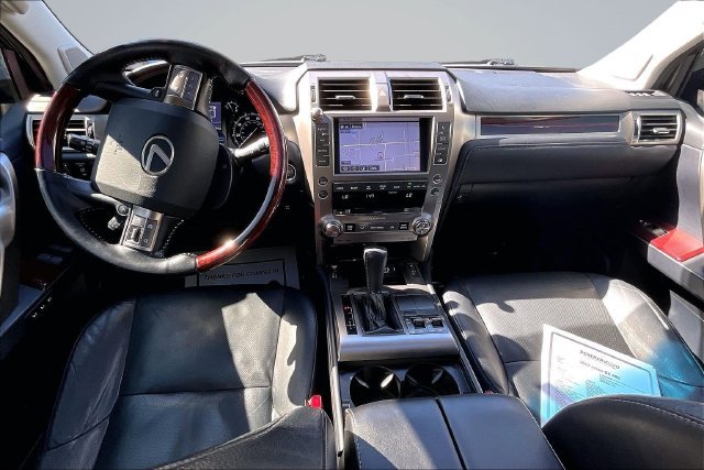 Used 2017 Lexus GX 460 Premium w/ Premium Package AWD/4WD image 18