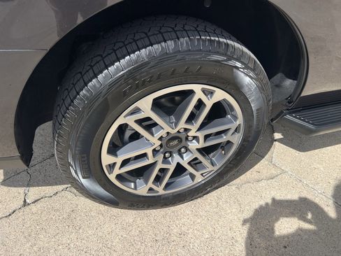 Used 2025 Ford Expedition Active image 8