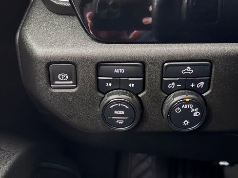 Certified 2023 Chevrolet Silverado 1500 LT image 22