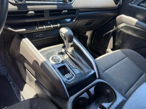 Used 2025 Chevrolet Colorado W/T AWD/4WD image 13