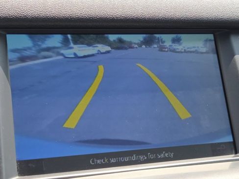 Used 2018 Land Rover Discovery Sport SE AWD/4WD image 12