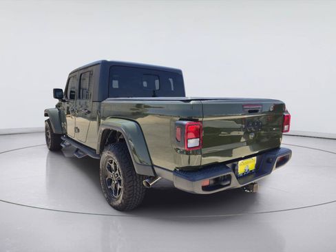 Used 2023 Jeep Gladiator Sport AWD/4WD image 3