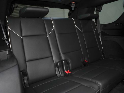 Used 2023 Cadillac Escalade Premium Luxury image 32