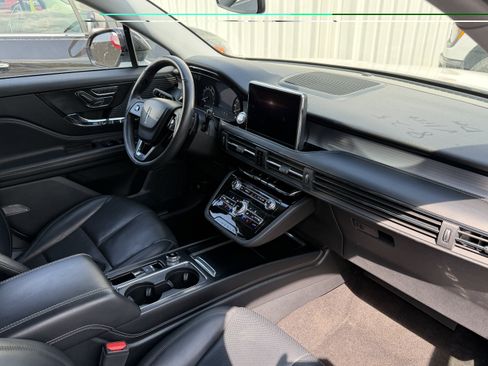 Used 2021 Lincoln Corsair AWD image 16