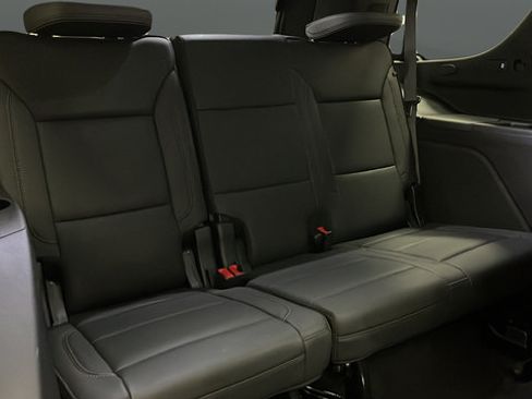 Used 2025 Chevrolet Tahoe High Country AWD/4WD image 25
