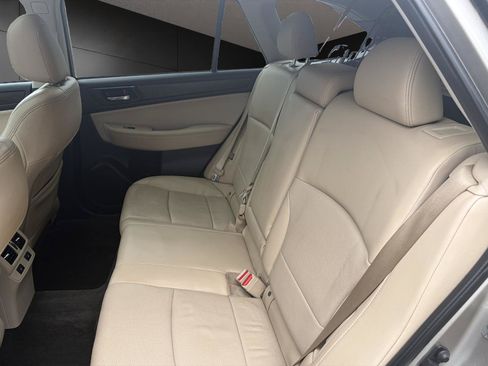 Used 2015 Subaru Outback 2.5i Limited AWD/4WD image 12