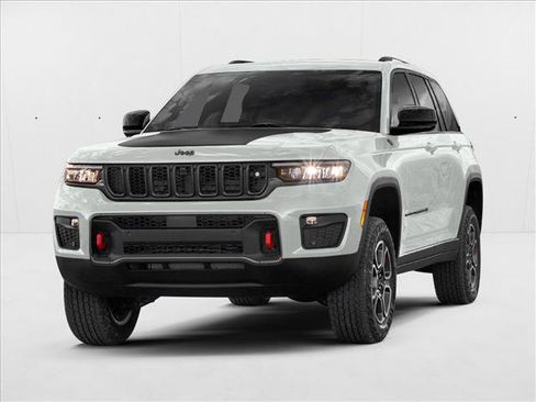 Used 2022 Jeep Grand Cherokee Altitude image 1