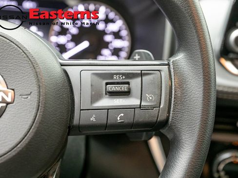 Used 2023 Nissan Rogue S FWD image 17
