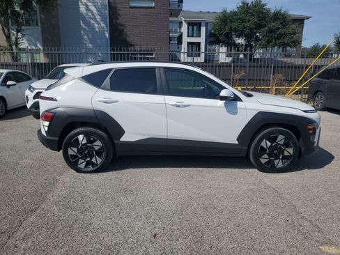 Used 2025 Hyundai Kona SEL FWD image 7