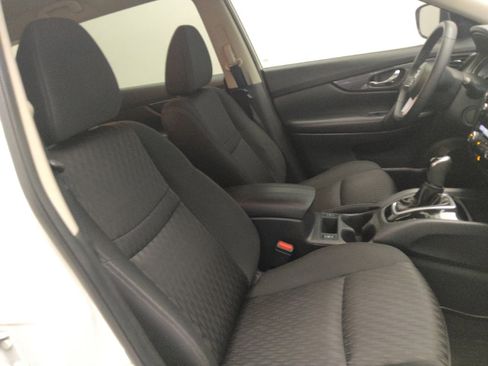 Used 2020 Nissan Rogue SV FWD image 21