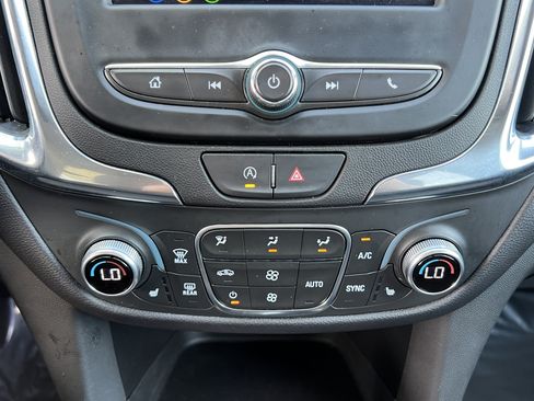 Used 2024 Chevrolet Equinox LT AWD/4WD image 30