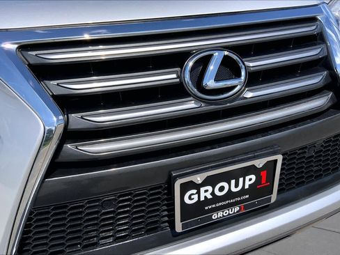 Used 2015 Lexus GX 460 w/ Premium Package AWD/4WD image 29