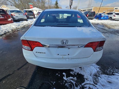 Used 2011 Honda Civic DX-VP image 9