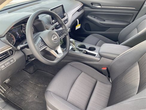 New 2025 Nissan Altima 2.5 SV image 19