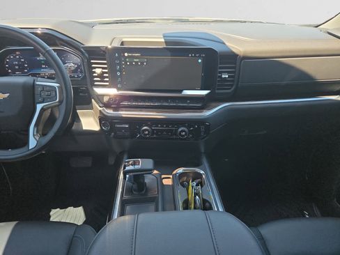 Used 2025 Chevrolet Silverado 1500 LT AWD/4WD image 11