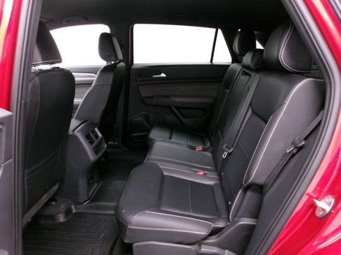 Used 2022 Volkswagen Atlas Cross Sport SE w/ Black Wheel Package AWD/4WD image 9