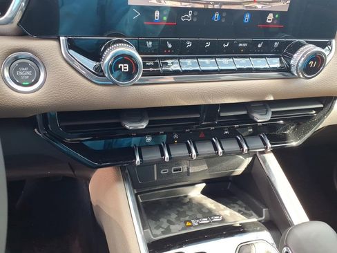 New 2026 GMC Canyon Denali image 10