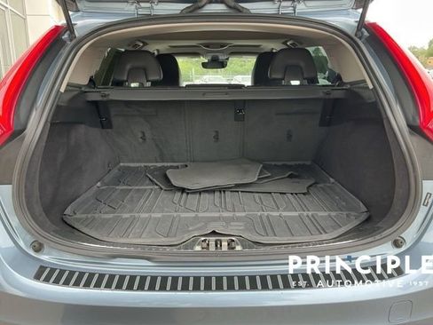 Used 2018 Volvo V60 T5 Cross Country w/ Convenience Package AWD/4WD image 12