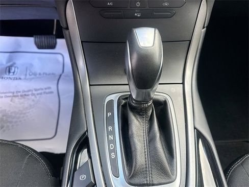 Used 2017 Ford Edge SE image 26