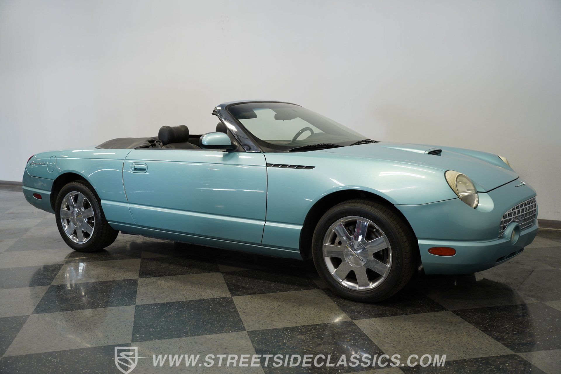 Used 2002 Ford Thunderbird RWD image 16