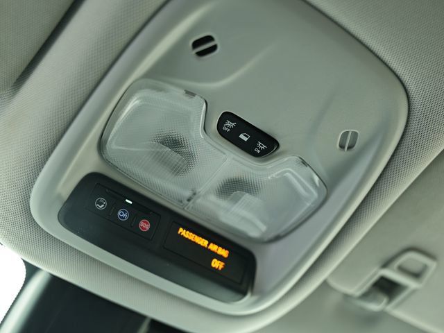 Used 2025 Chevrolet TrailBlazer LT AWD/4WD image 40