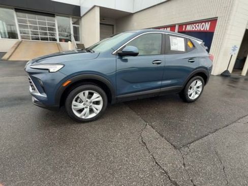 Certified 2024 Buick Encore GX Preferred w/ Comfort Package AWD/4WD image 4