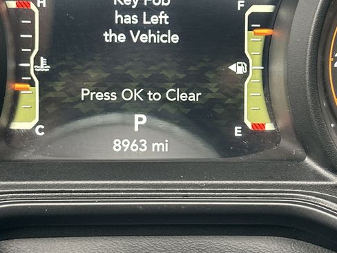 Used 2025 Jeep Wrangler Sahara w/ Safety Group image 29