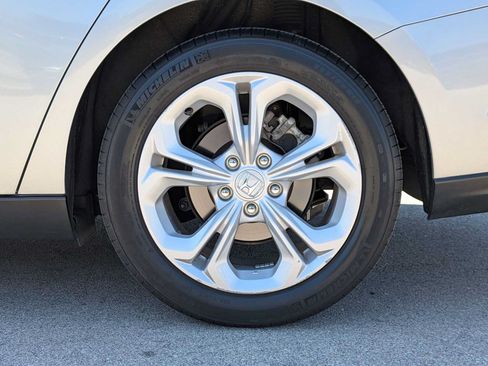 Certified 2025 Honda Accord LX image 13