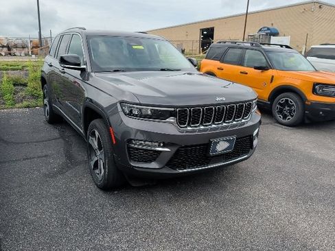 Used 2022 Jeep Grand Cherokee Limited 4xe w/ Luxury Tech Group II AWD/4WD image 10