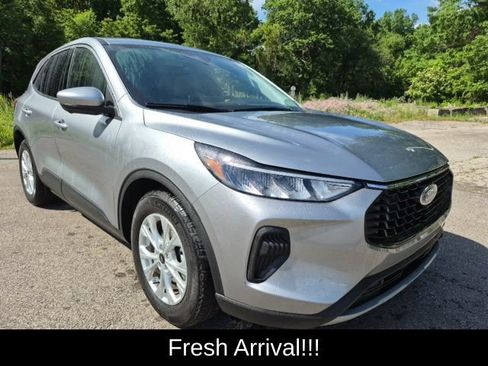 Used 2023 Ford Escape Active w/ Tech Pack #2 FWD image 3