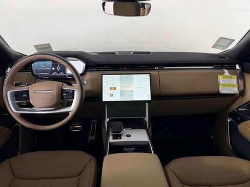 New 2026 Land Rover Range Rover Long Wheelbase SE AWD/4WD image 24