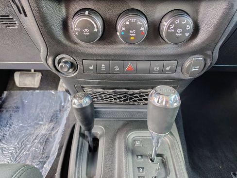 Used 2011 Jeep Wrangler Unlimited Sahara w/ Dual Top Group AWD/4WD image 14