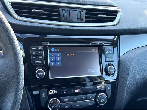 Used 2015 Nissan Rogue SV w/ SV Premium Package image 8