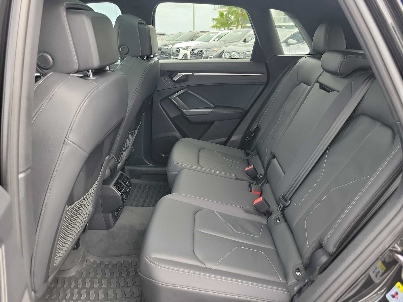 Certified 2025 Audi Q3 2.0T Premium w/ Convenience Package AWD/4WD image 19