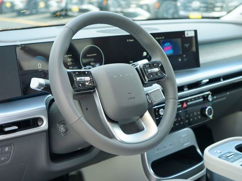 New 2026 Hyundai Ioniq 9 Limited AWD/4WD image 9
