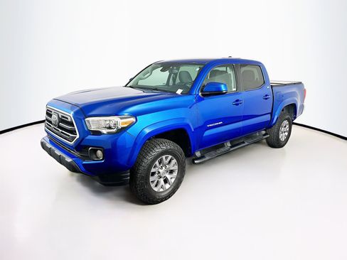 Used 2018 Toyota Tacoma SR5 image 3