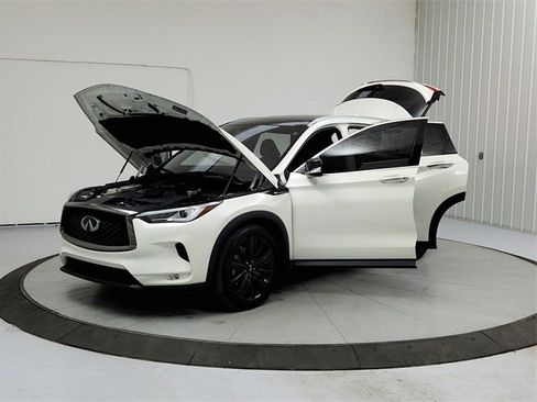 Used 2021 INFINITI QX50 Luxe w/ Appearance Package image 11