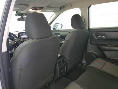 Used 2025 Nissan Rogue SV FWD image 12