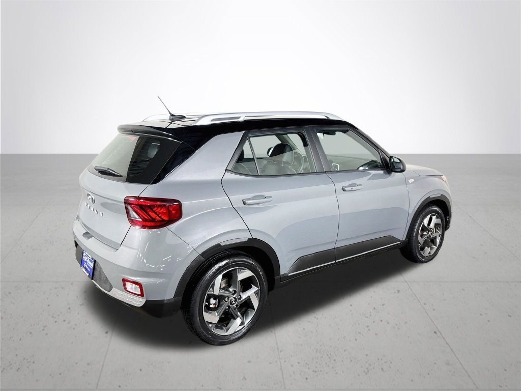 Used 2023 Hyundai Venue Limited w/ Cargo Package FWD image 6