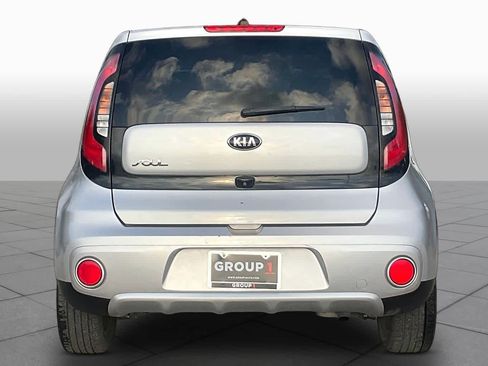 Used 2017 Kia Soul + FWD image 5