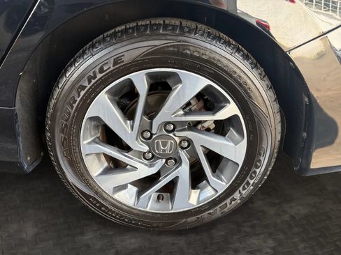 Used 2018 Honda Civic EX image 41