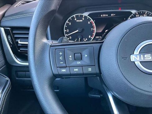 Certified 2023 Nissan Rogue SV image 23