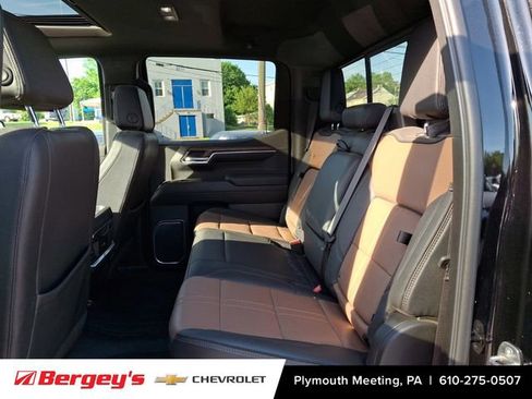 Certified 2023 Chevrolet Silverado 1500 High Country w/ High Country Premium Package AWD/4WD image 12