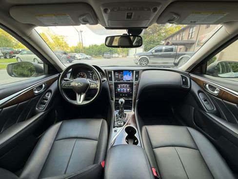Used 2018 INFINITI Q50 Luxe w/ Essential Package (2.0T Luxe) AWD/4WD image 2