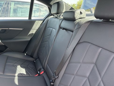 Used 2024 BMW i5 eDrive40i w/ Convenience Package RWD image 33