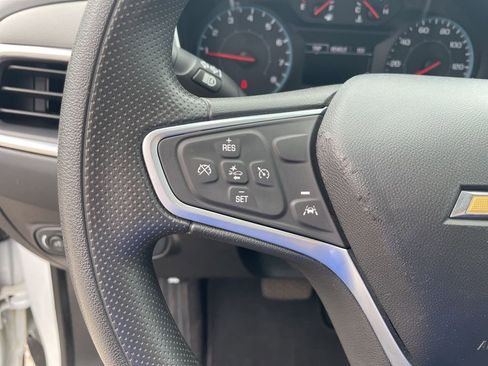 Used 2022 Chevrolet Equinox LS image 13