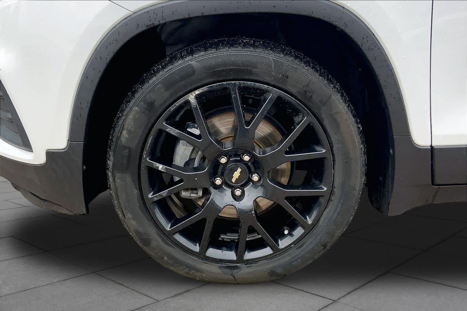 Used 2021 Chevrolet Trax LT w/ Sport Edition FWD image 10