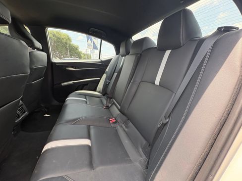 Used 2025 Toyota Camry SE FWD image 13