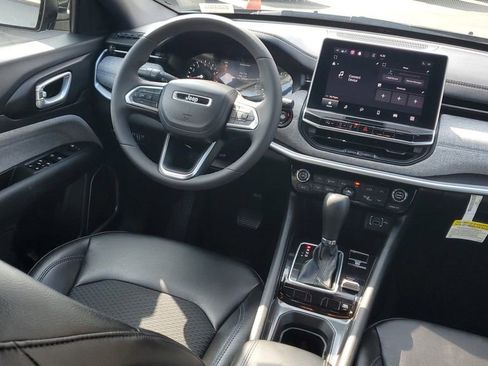 Used 2023 Jeep Compass Latitude w/ Convenience Group AWD/4WD image 13